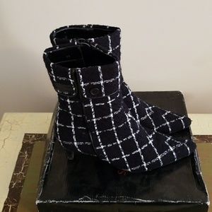 Newport News Black and White Boots